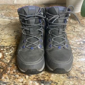 Ahnu Women’s hiking boots, size 7.5